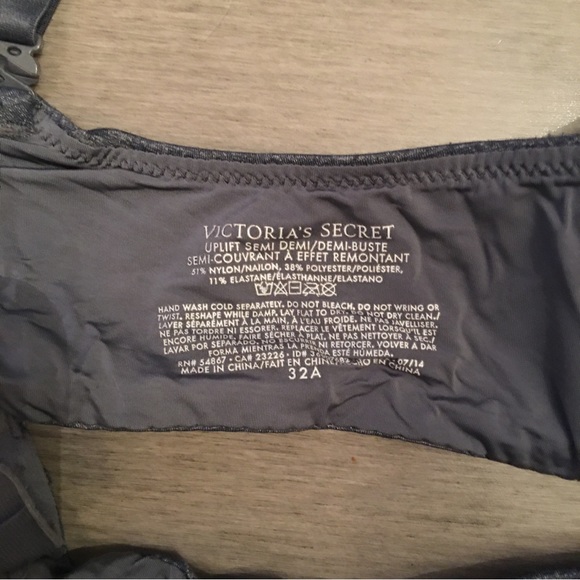 VICTORIA SECRET LADIES BRA - 32A MEDIUM GREY - GREAT CONDITION - Picture 3 of 3